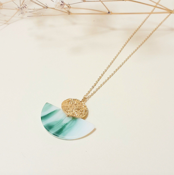 Collier Lila