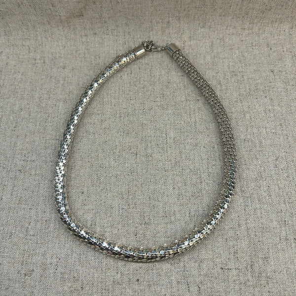 E64 - Collier Ecaille