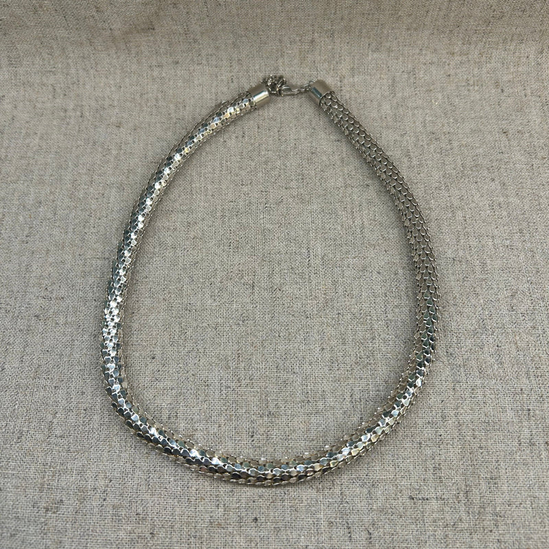 E64 - Collier Ecaille