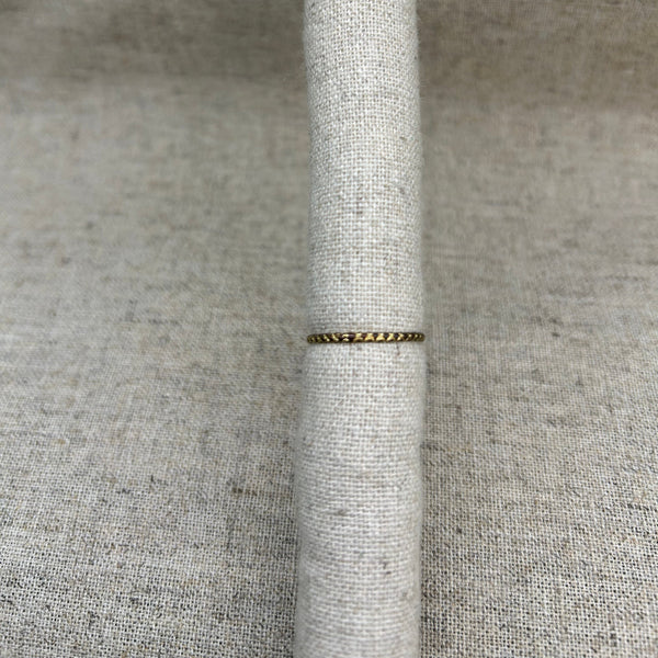 E248 - Bague Cross Line ronde