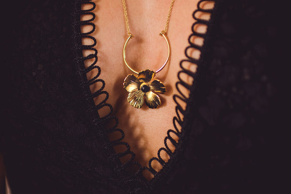 Collier Anneau Ouvert Et Fleur